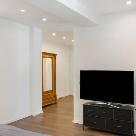 Apartment C & D I *